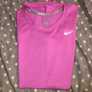 Workout top. Fitness shirt.